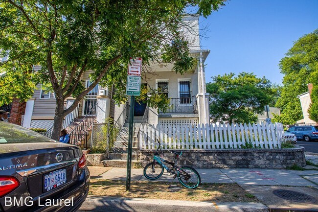 Building Photo - 3 br, 2 bath House - 1926 Rosedale St NE