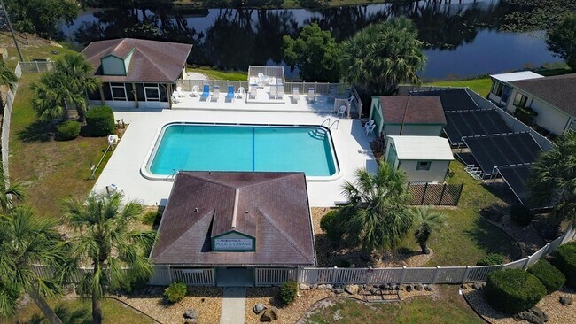 Foto del edificio - 9815 E Pebble Creek Ct