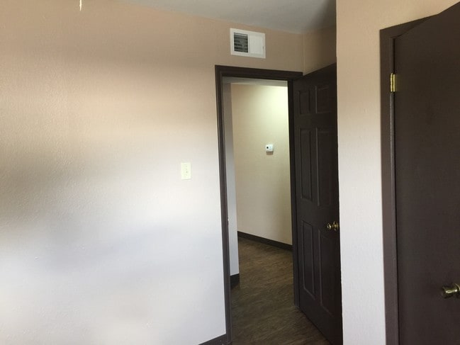 Building Photo - University Park Apartments