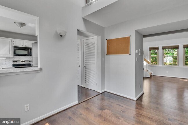 Foto del edificio - 525 Bashford Ln