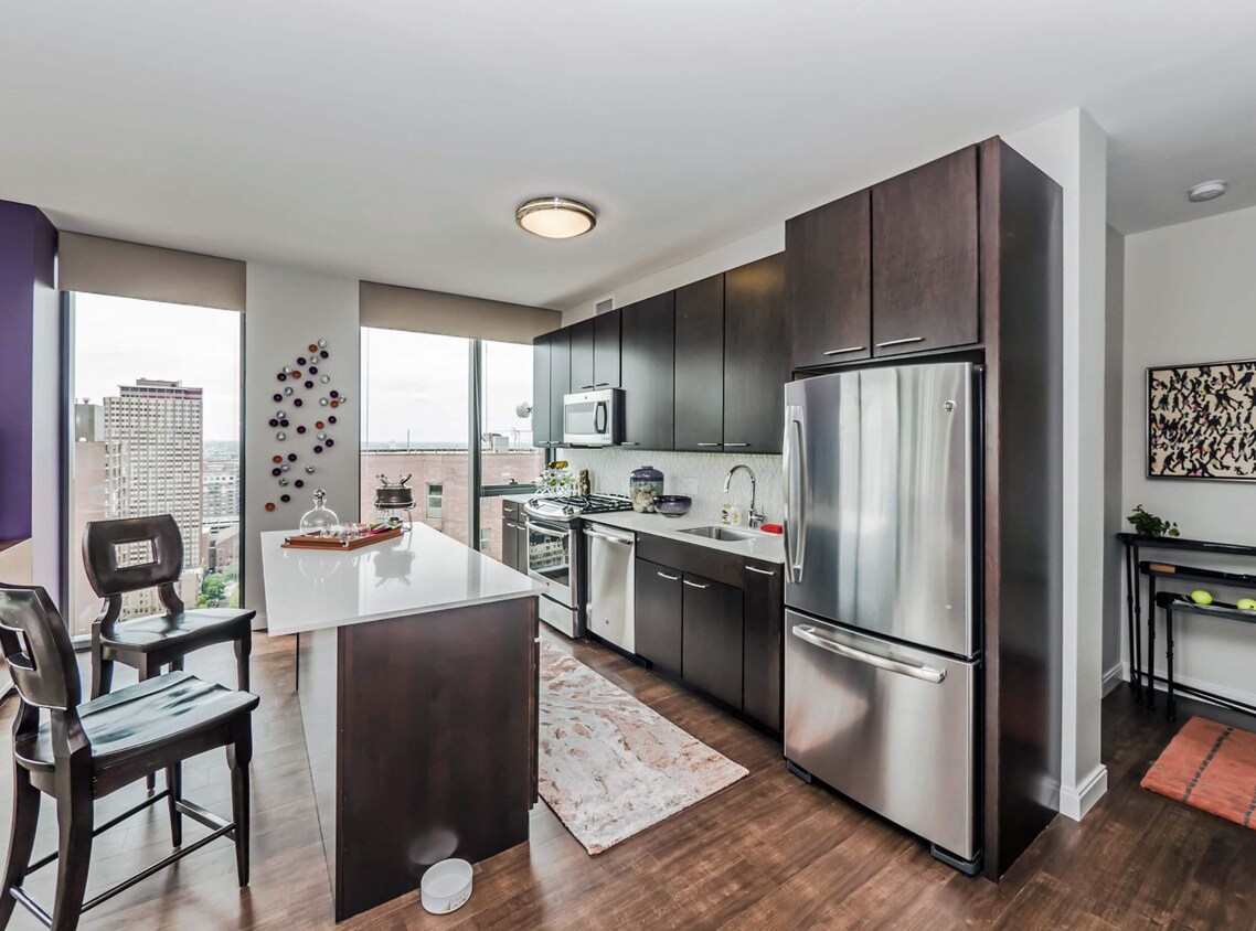 Foto principal - 875 N State St