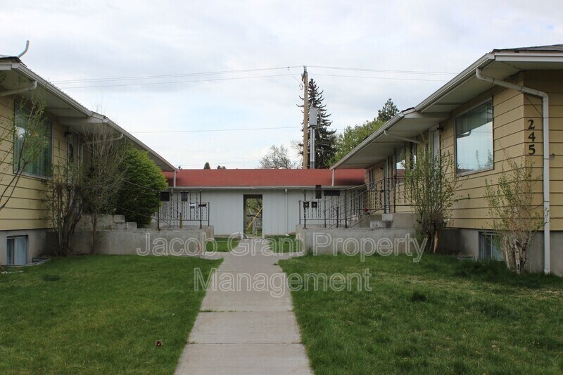245 W 20th St Unit 4, Idaho Falls, ID 83402 Condo for Rent in Idaho