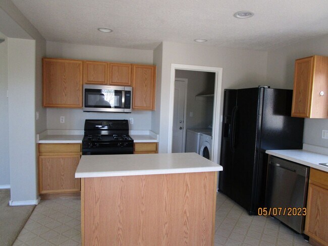 Building Photo - NW Ventana Ranch 3Bedrooms, 2 1/2 Bath, 15...