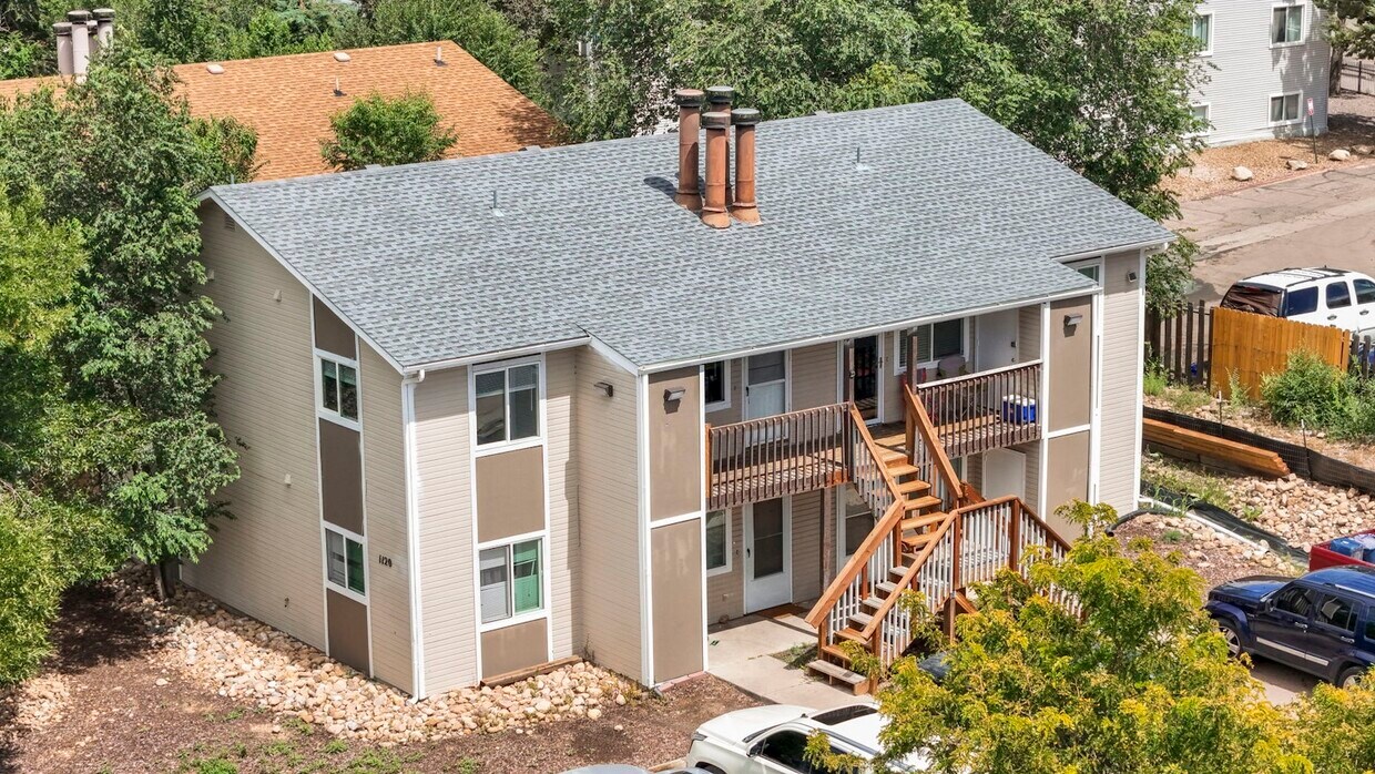Primary Photo - 1120 Mazatlan Cir