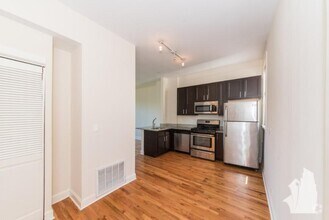 Building Photo - 2956 N Racine Ave