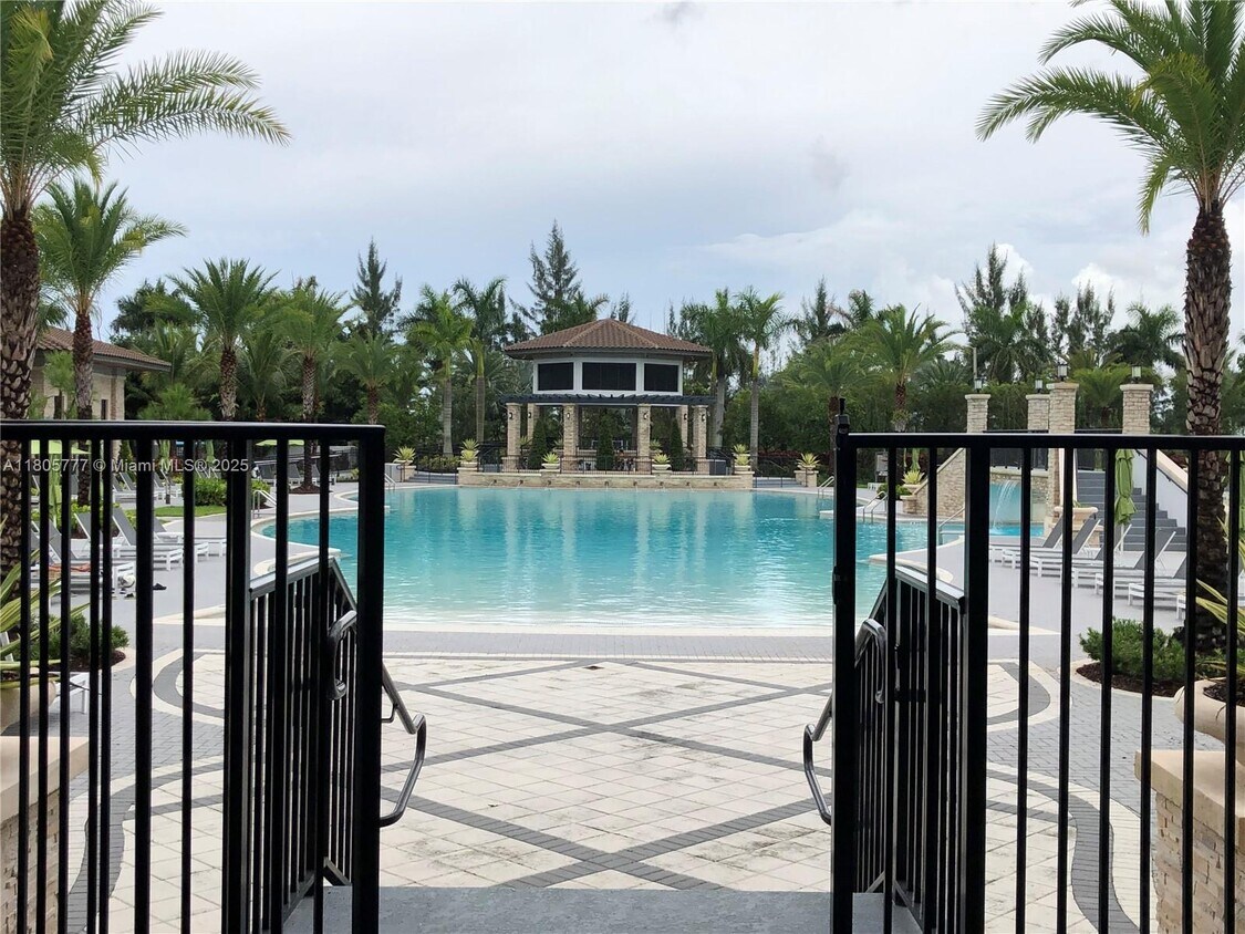 Foto principal - 10600 NW 88th St