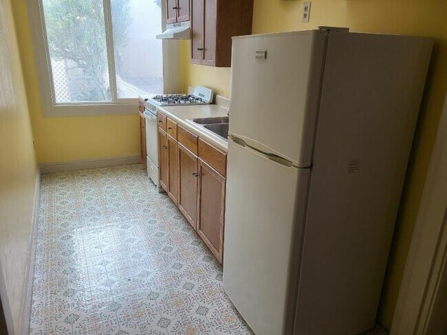 Building Photo - 1 bedroom in San Francisco CA 94116