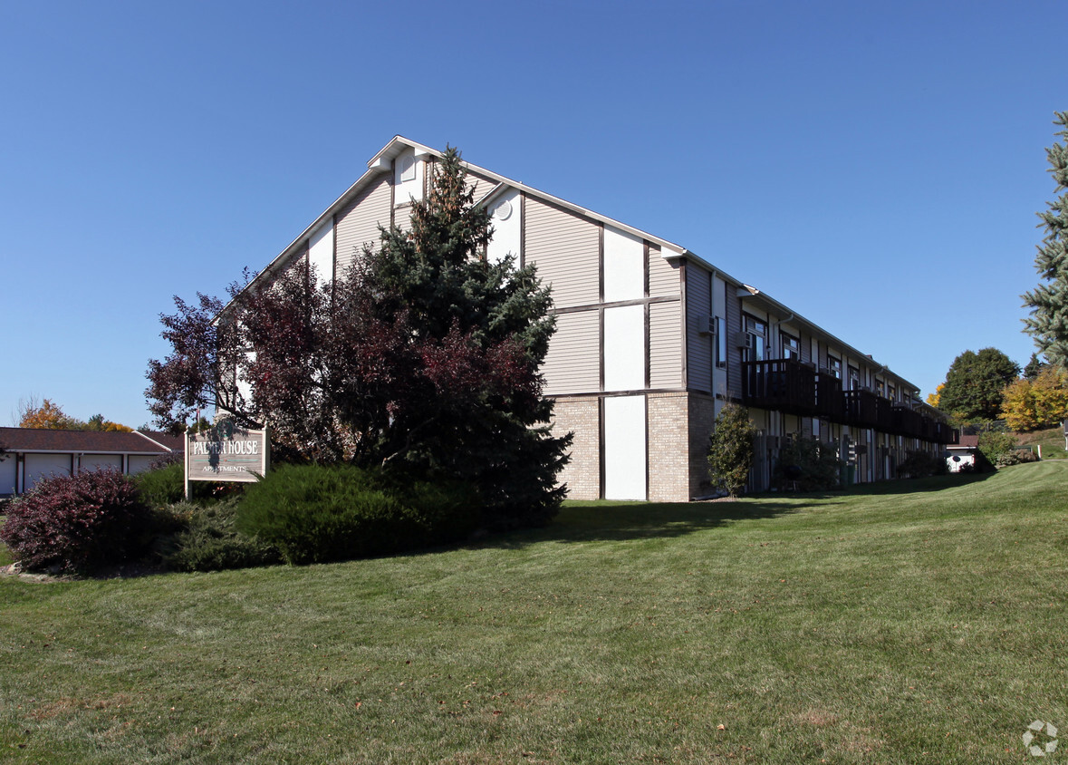 Primary Photo - Palmer House Apartments