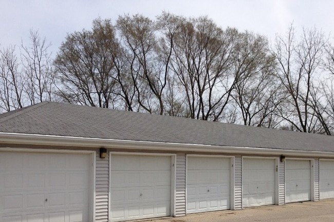 Garage - 1800 N Washington St
