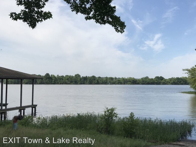 Building Photo - 3 br, 2 bath House - 923 River Rd.