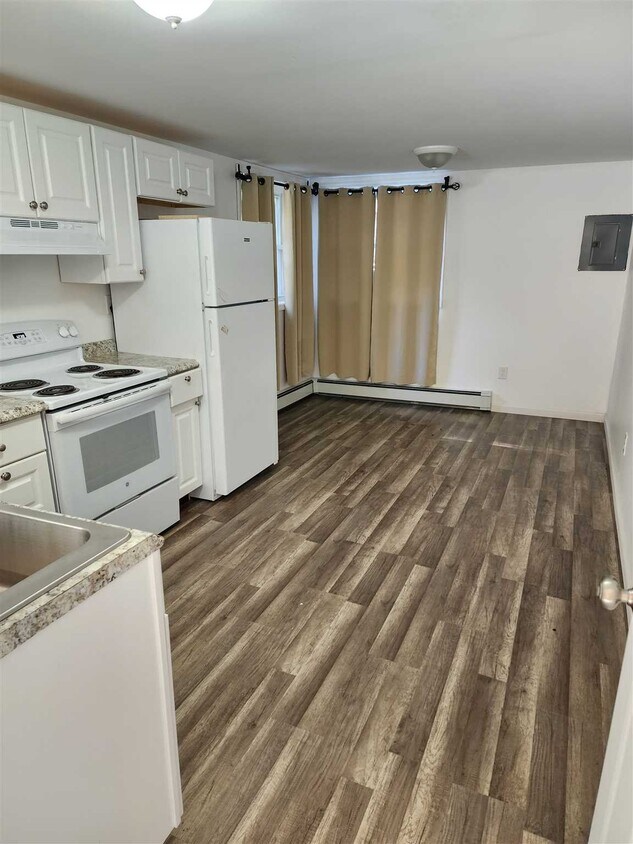 80 W Dorsey Ln Unit C, Hyde Park, NY 12538 Room for Rent in Hyde Park