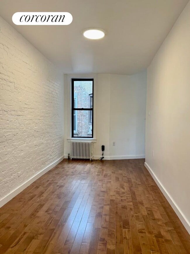 Building Photo - 1348 Putnam Ave