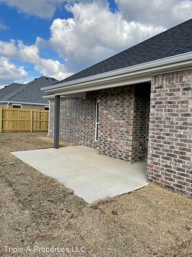 Foto del edificio - 3 br, 2 bath House - 430 Peach Avenue