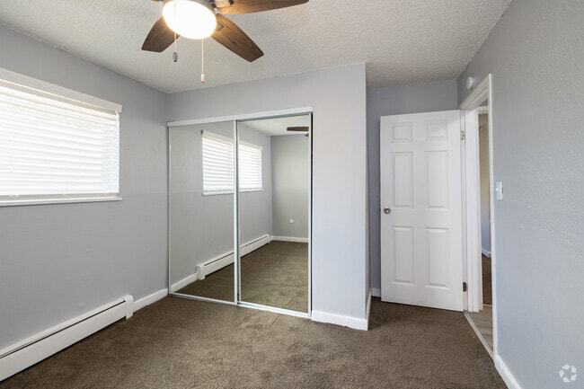 2 habitaciones, 1 baño - 800 pies cuadrados - Segundo dormitorio - Sierra Vista - 2023 Specials on our Newly Renovated apartment homes!