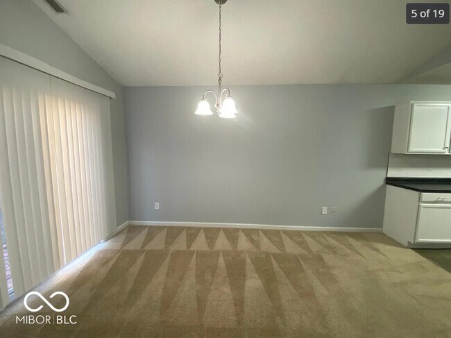 Foto del edificio - 628 Mountain Pine Dr