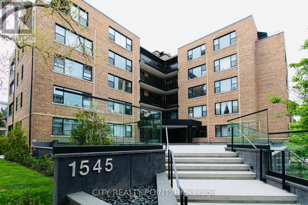 Primary Photo - 1545-1545 Bathurst St