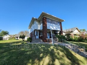 Building Photo - 127 Monterey Ave