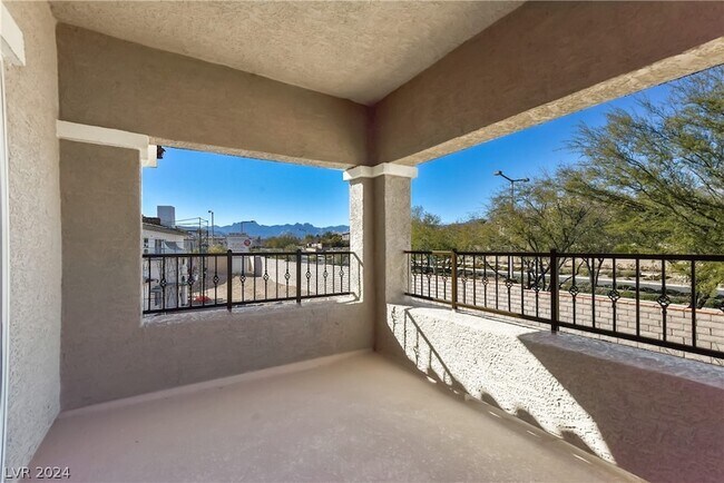 Building Photo - 11890 Tevare Lane Unit 2099