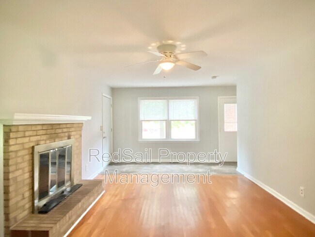 Foto del edificio - 3809 Ludgate Dr