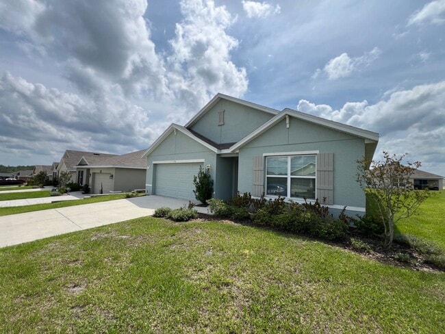 Building Photo - GORGEOUS 4 Bedroom, 2 Bathroom Home in the...