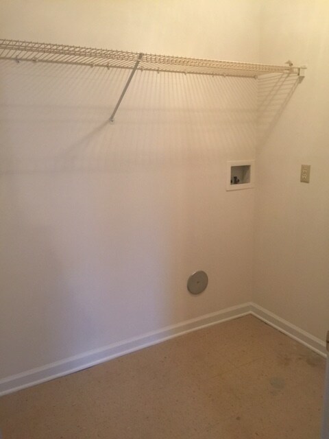 Building Photo - 501 Ledge Dr