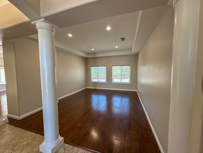 Foto del edificio - COMING SOON! Single Story 3 Bedroom Home for Rent in Newhall!