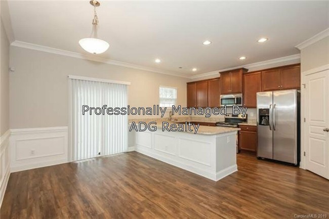 Foto del edificio - 316 Halton Crossing Dr SW