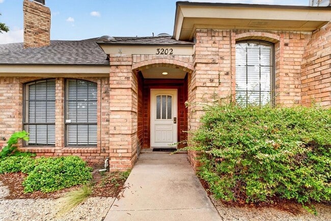 Building Photo - 3202 Tealwood Pl