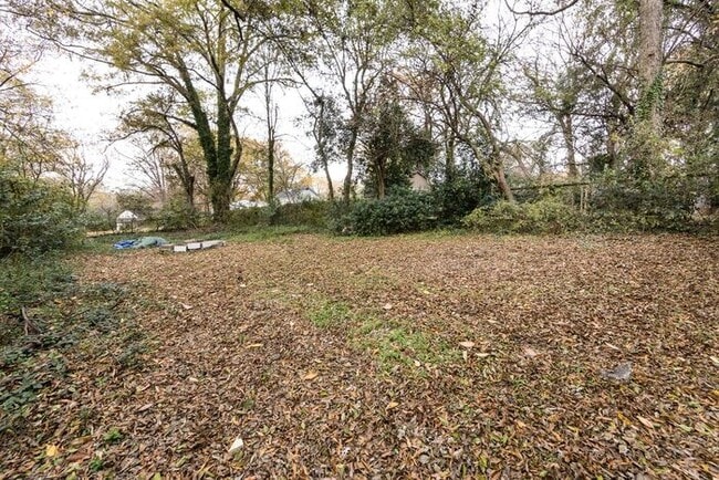 Building Photo - 1BD/1BA Duplex Home with Additional Flex R...