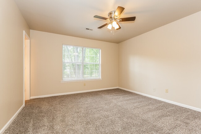 Building Photo - Spacious 3-Bedroom Toney Home with Two-Car Garage