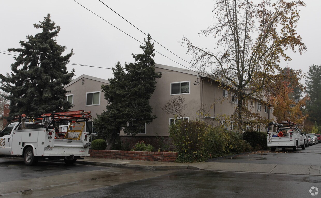 Building Photo - 101 Lafayette Cir
