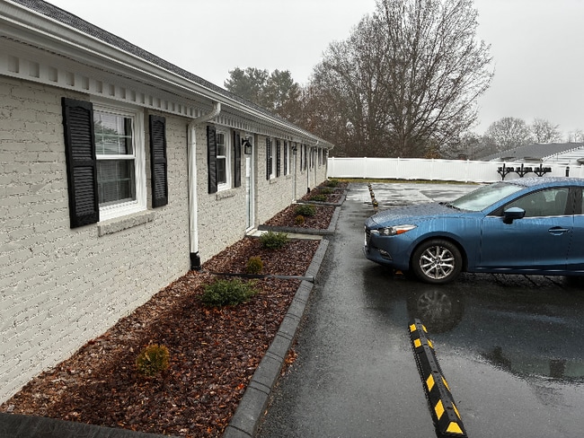 Building Photo - 800 Dodson Mill Rd