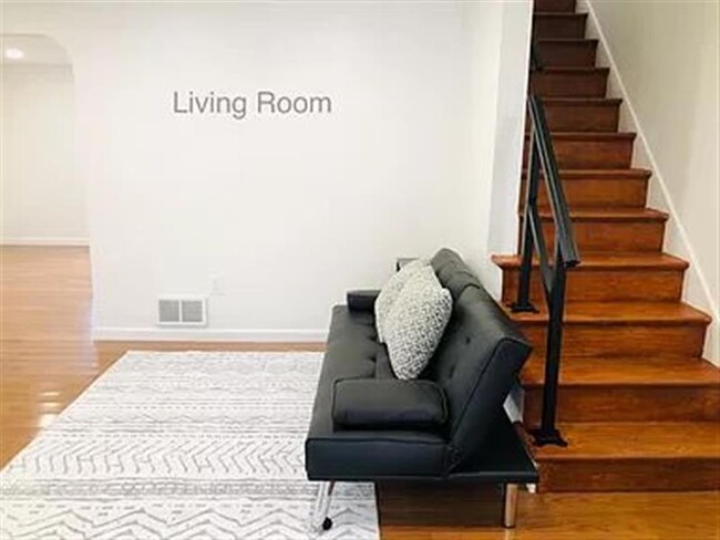 Building Photo - lovely space in Pittsburgh