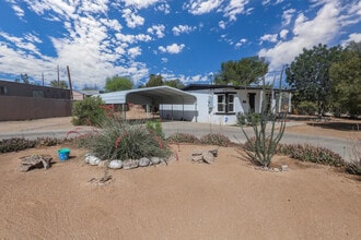 Building Photo - 3431 N Edith Blvd