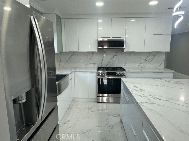 Foto del edificio - 16400 Dana Cir