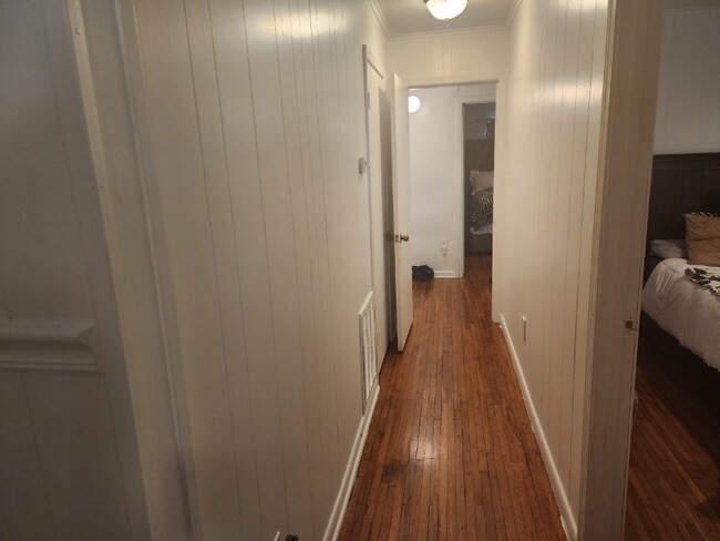 Building Photo - 4712 Lynch Dr