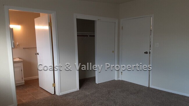 Foto del edificio - Lovely South Salinas Home for RENT!!!