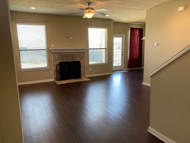 Foto del edificio - Beautiful 2-Story, 3 Bedroom / 2.5 Bath Ho...