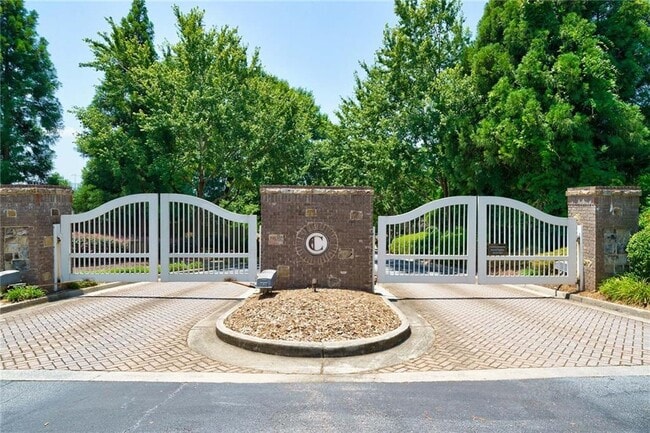 Building Photo - 2022 Cobblestone Cir NE