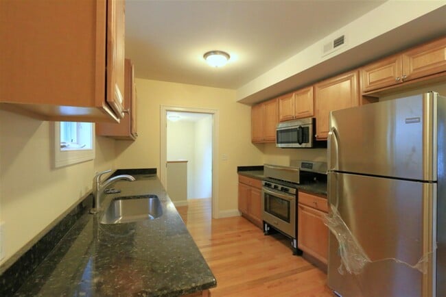 Building Photo - 29 Elmwood St