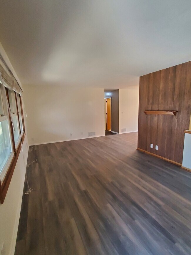 Foto del edificio - 3613 Silver Lake Rd