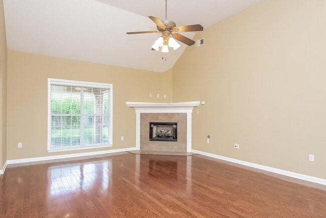 Foto del edificio - 84 Forked Creek Pkwy