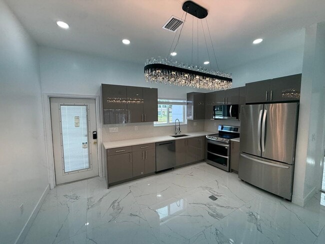 Foto del edificio - 6319 Southgate Blvd