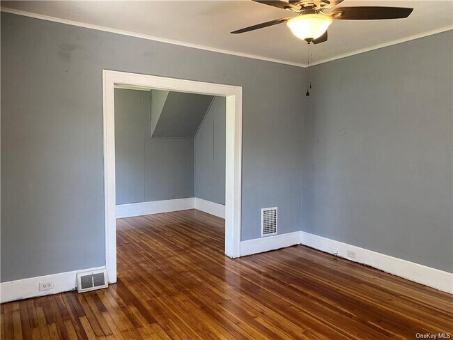 Foto del edificio - 39 Irwin Ave