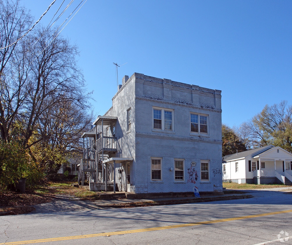 Building Photo - 205 E Parker Rd