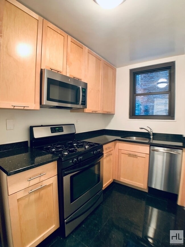 Foto del edificio - EAST 49 STREET