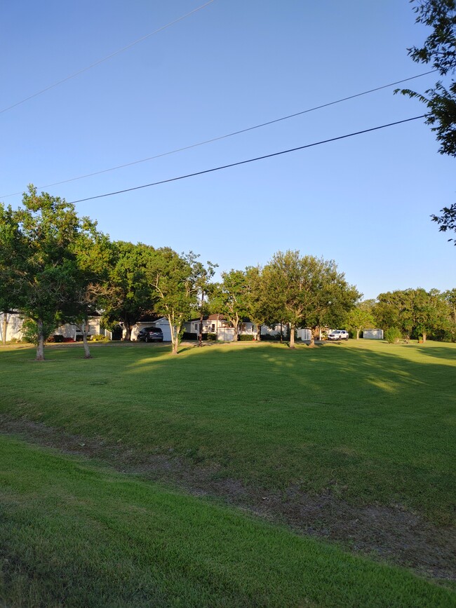 Building Photo - 1307 County Rd 857