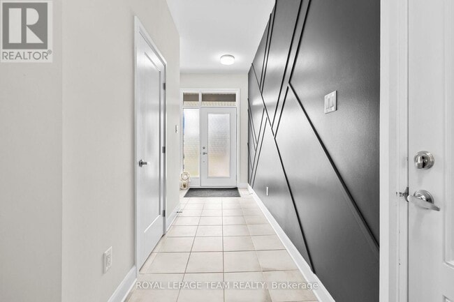 Building Photo - 908 Clarkia St