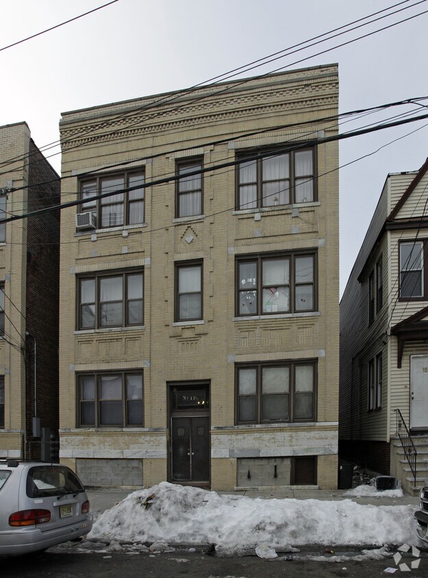 Primary Photo - 11.5 Grant Ave