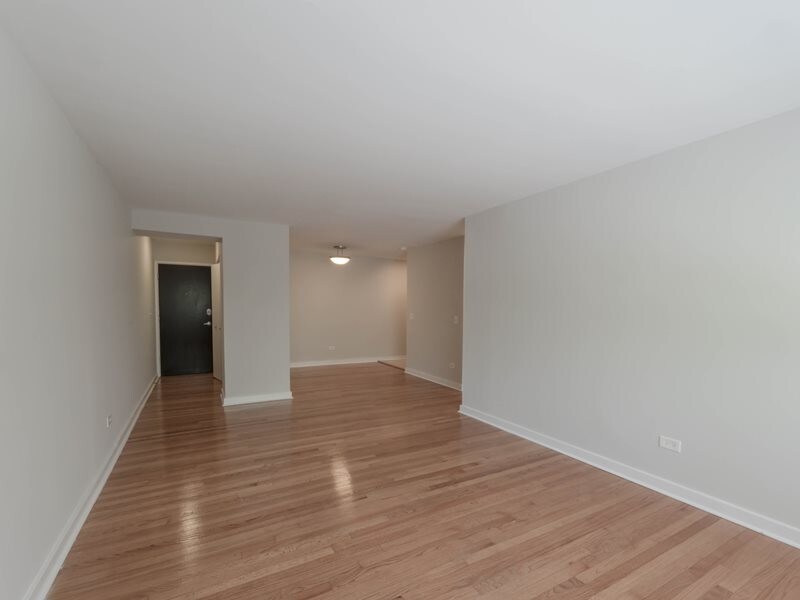 Primary Photo - 540 W Stratford Pl
